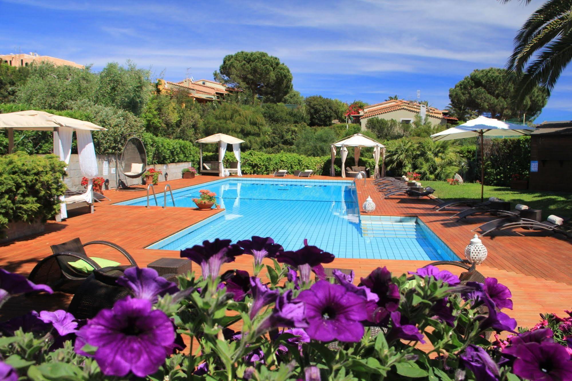 Albaruja Hotel Costa Rei Extérieur photo